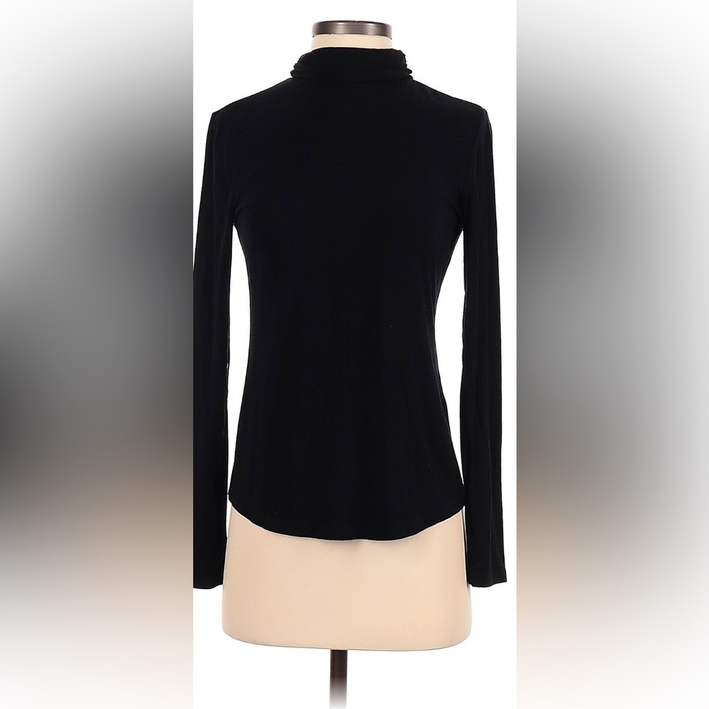 Elie Tahari Long Sleeve Mock Turtleneck